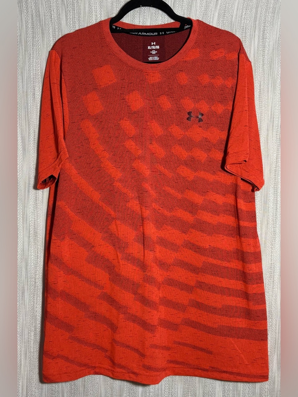 Under Armour Men’s Red-Orange Short-Sleeve Performance Tee